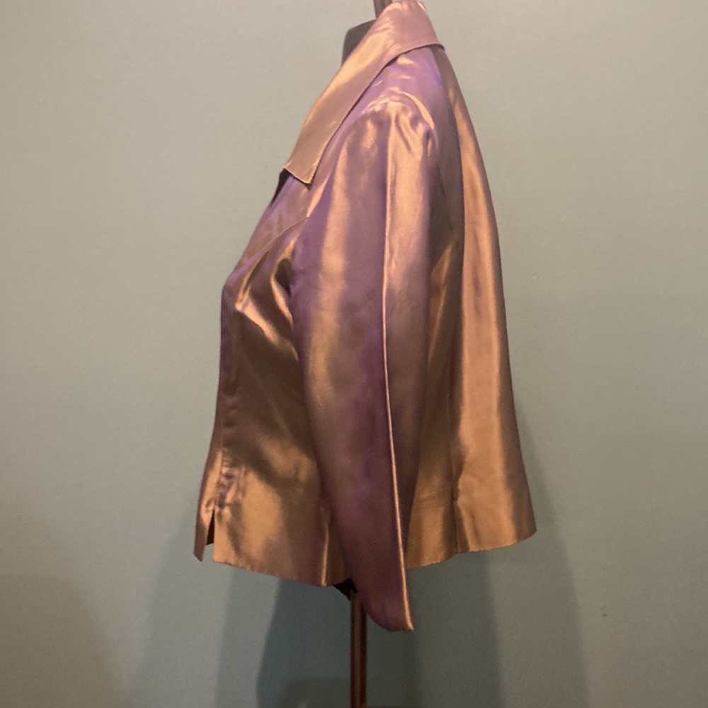 JS Signature Blouse - Picture 4 of 8